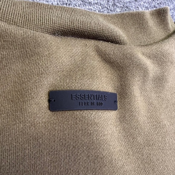 Fear of God Essentials Crewneck Sweatshirt Men S Military Green Pockets Pullover - Picture 15 of 16
